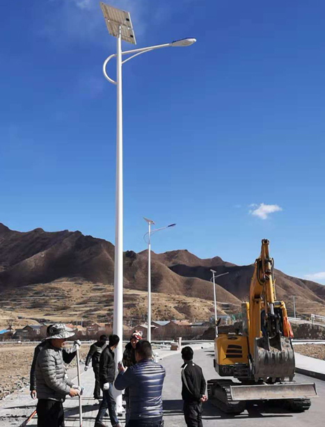 甘南碌曲10米同心太阳能路灯项目