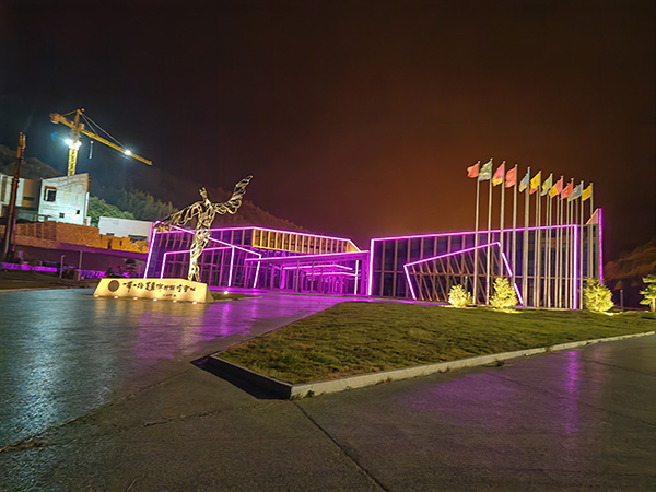 城市亮化是现代城市建设的重要组成部分,它不仅可以美化城市的夜景,还能提升城市的整体形象。随着科技的不断进步,城市亮化也得到了更多的关注和创新。本文将介绍一些关于城市亮化的创意和技术,帮助读者了解城市亮化的重要性以及如何进行同心城市亮化的规划和实施。 城市亮化是现代城市建设的重要组成部分,它不仅可以美化城市的夜景,还能提升城市的整体形象。随着科技的不断进步,城市亮化也得到了更多的关注和创新。本文将介绍一些关于城市亮化的创意和技术,帮助读者了解同心城市亮化的重要性以及如何进行同心城市亮化的规划和实施。